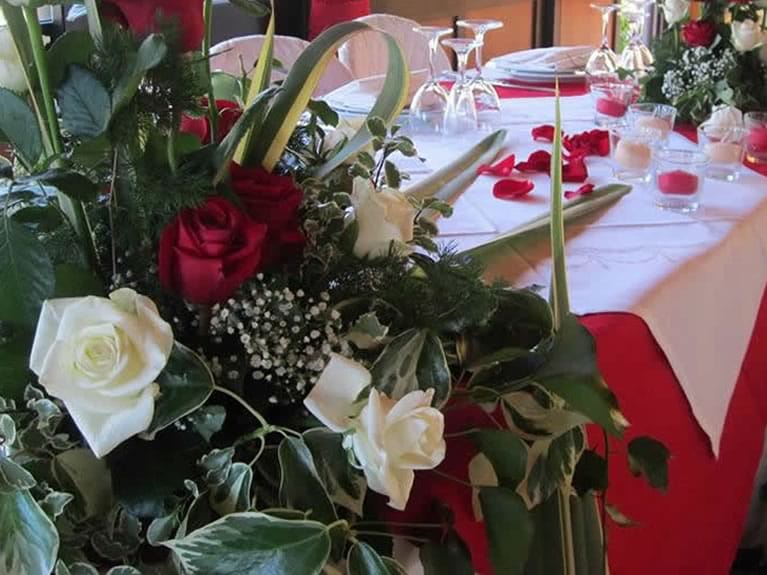 tavolo con rose Villa Vecchia  galleria fotografica ristorante firenze